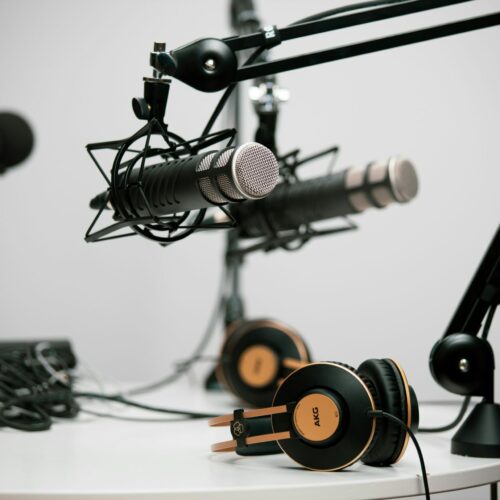 Créer une série de podcast pour un client institutionnel